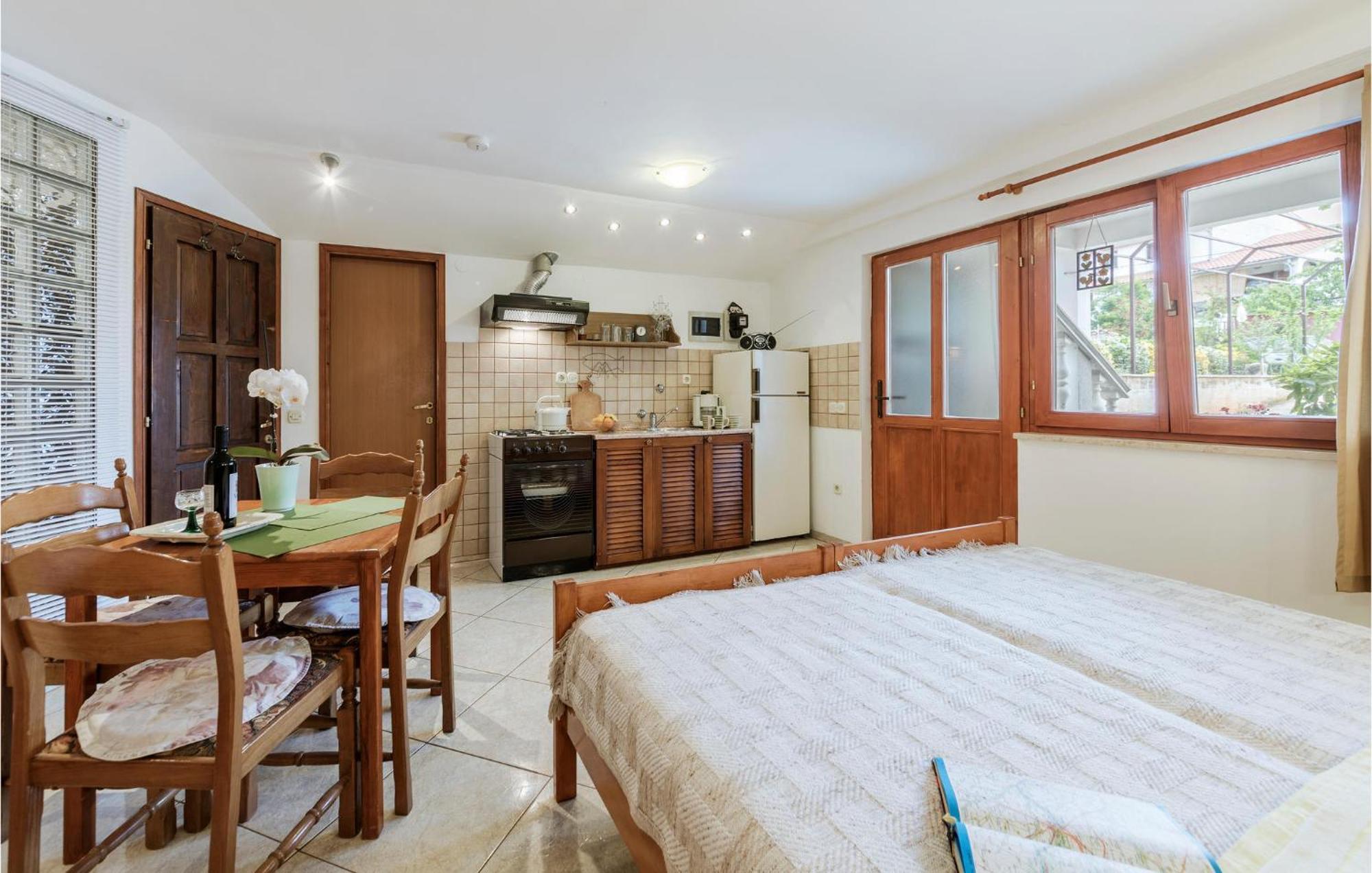 Awesome Studio In Pula With Wifi Екстериор снимка