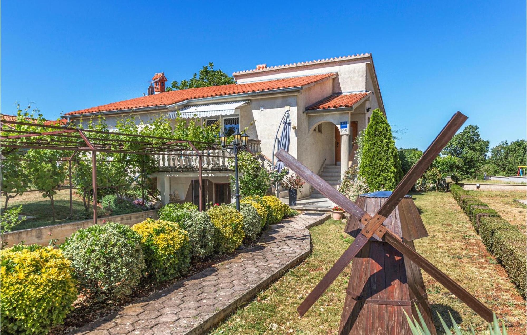Awesome Studio In Pula With Wifi Екстериор снимка